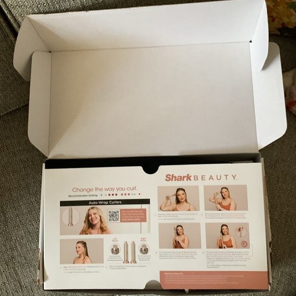 New- Shark FlexStyle Air Styling & Drying System - Picture 3 of 7